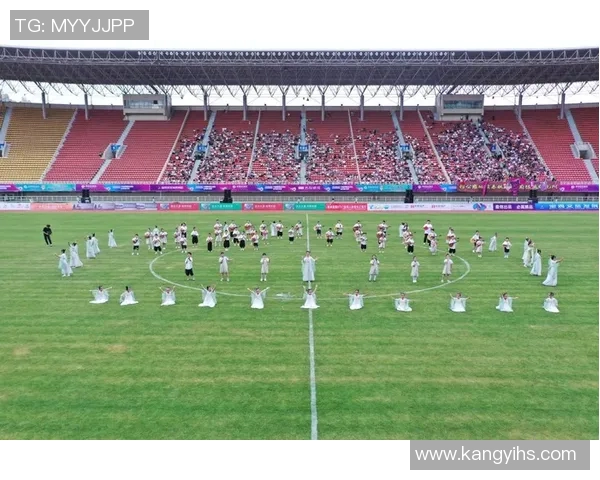 足球明星与美女共舞精彩视频展现魅力与激情的完美结合